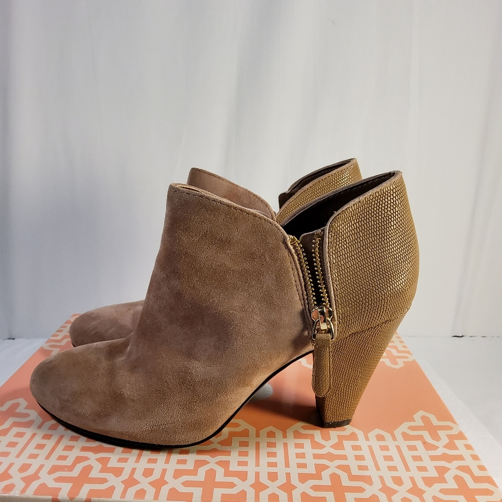 Gianni Bini booties